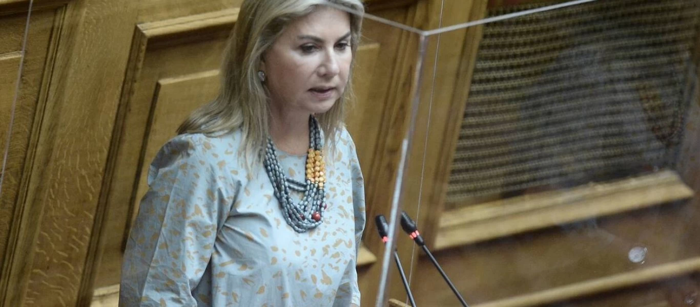 Η Ζ.Μακρή προανήγγειλε παράταση του σχολικού έτους κατά δύο εβδομάδες